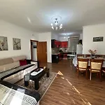 J & Nilson\'S Apartment In Shkodra Center